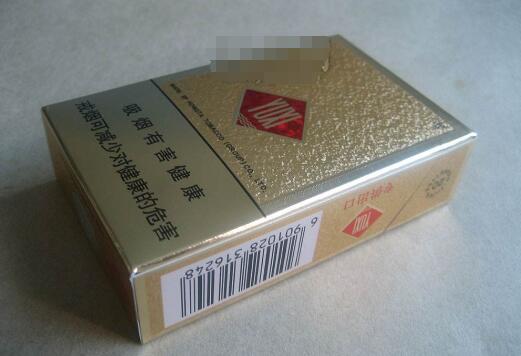 黑色盒的烟外烟